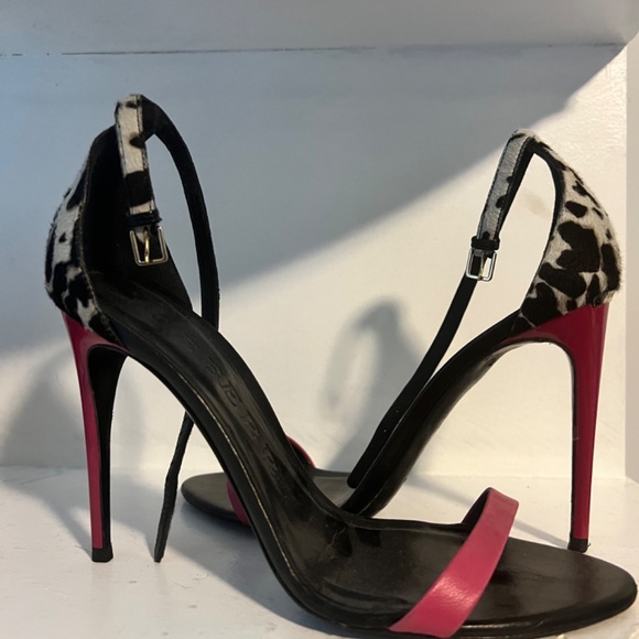 Authentic Burberry good condition - Picture 2 of 3